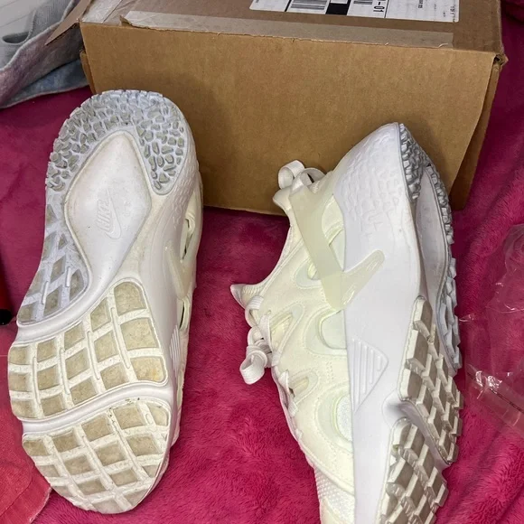 X SOLD X Nike off white Huaraches- worn one time - Picture 8 of 9